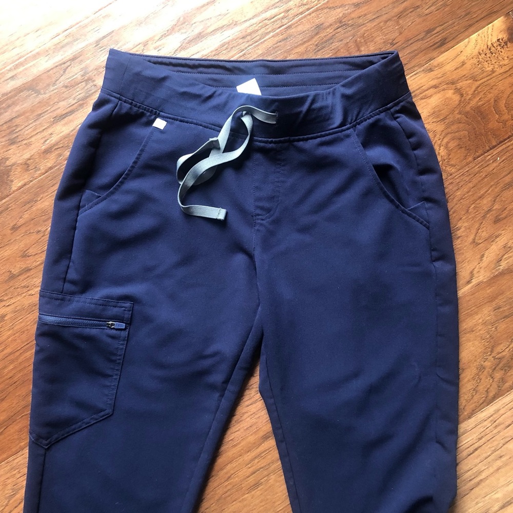 FIGS Navy Blue Zamora Scrub Bottoms Small TALL (Regular-waist)